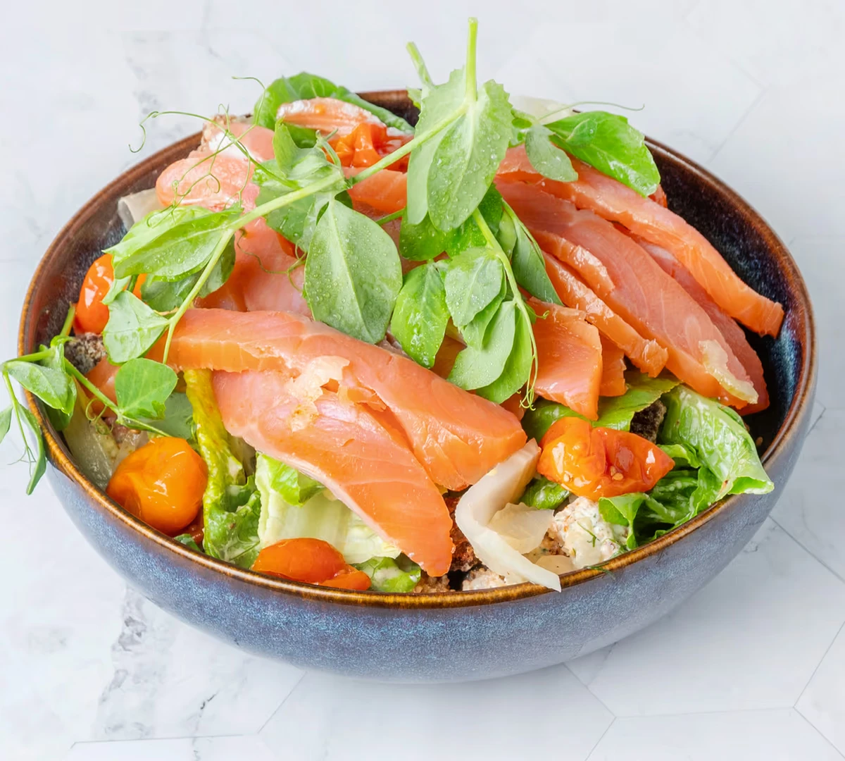 ørred salat, økologisk mad lavet i jord og bord